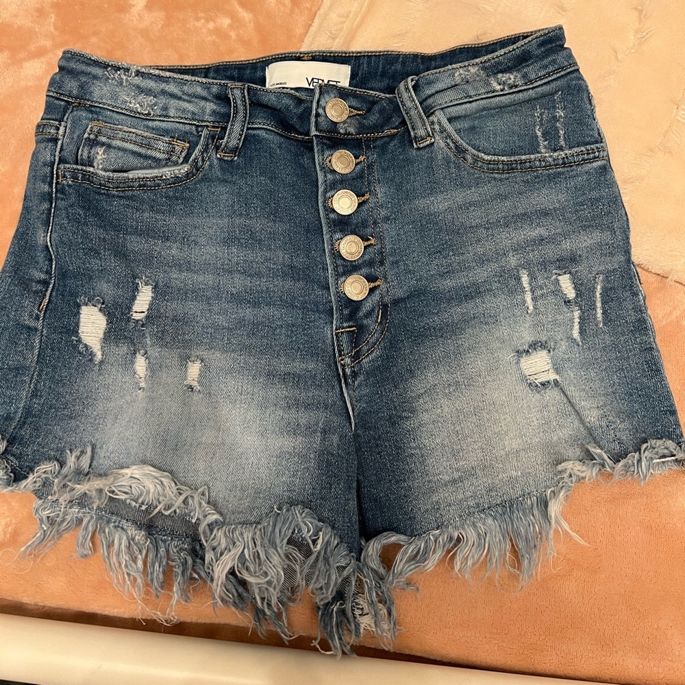 The cutest jean shorts